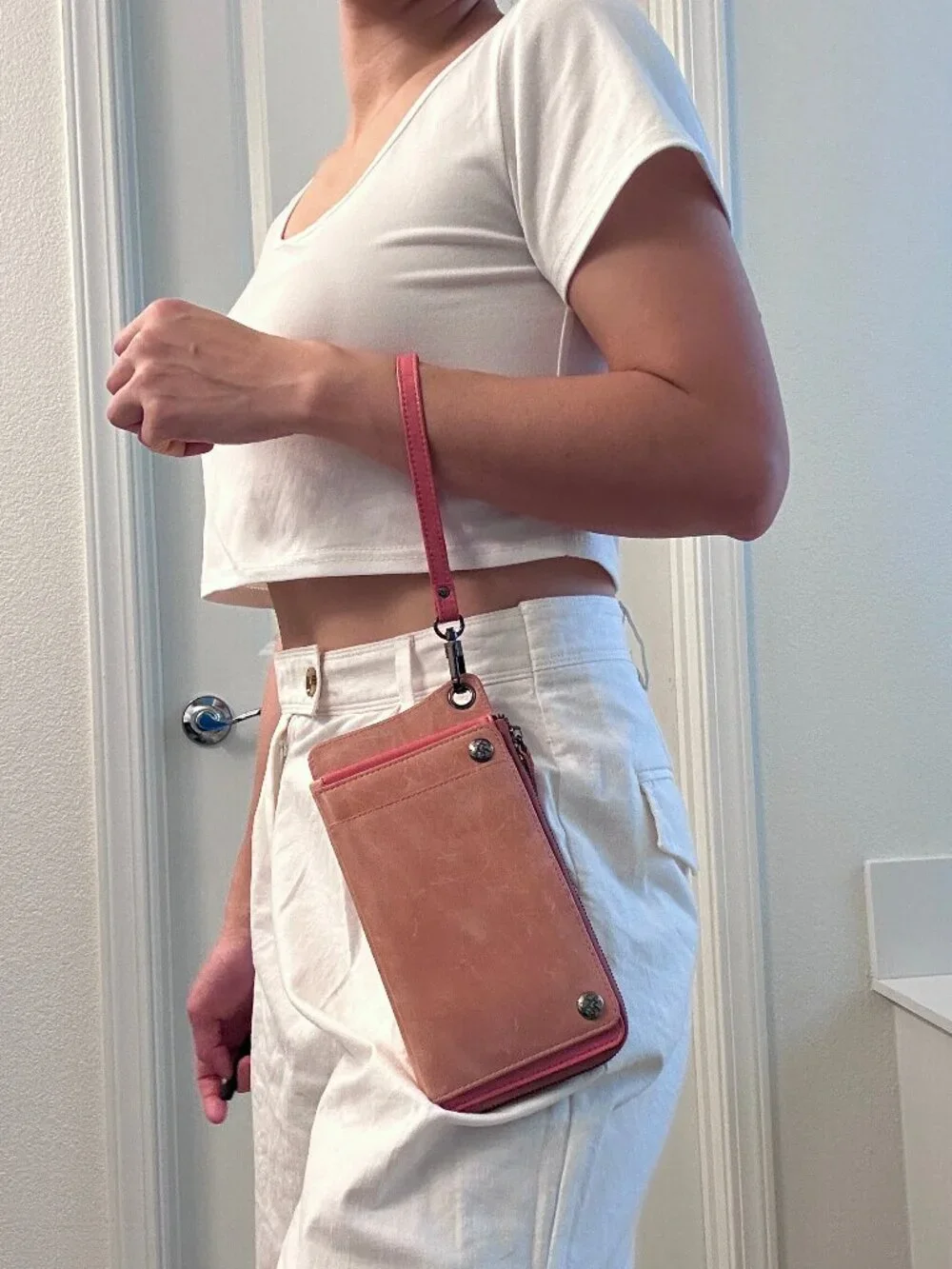Belle & Bloom Brand New Genuine Leather Purse/Wallet/ Wristlet Sand Pink